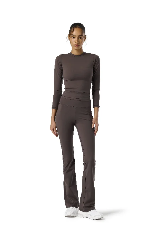 Active Long Sleeve Top in Moose British Gentlewoman Style