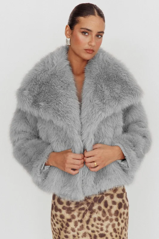 Copenhagen Oversized Lapel Fur Jacket Cream Laid - back Women's Vibe