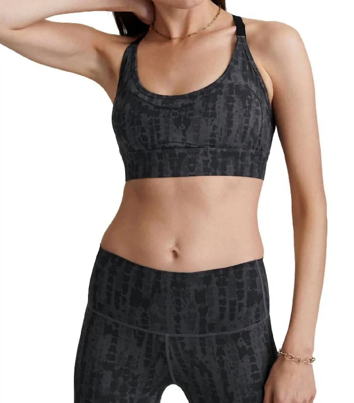 Cometa Sports Bra In Textured Scales Earthy Women's 