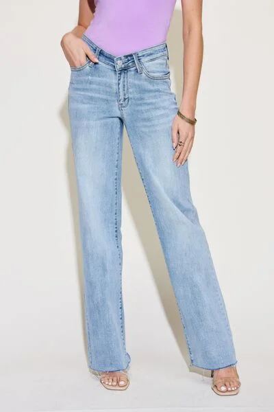 Judy Blue Full Size V Front Waistband Straight Jeans Confident Women's Power