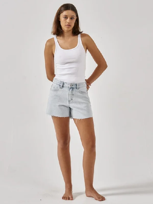 Erica Mid Rise Short - Faded Dust Blue performance