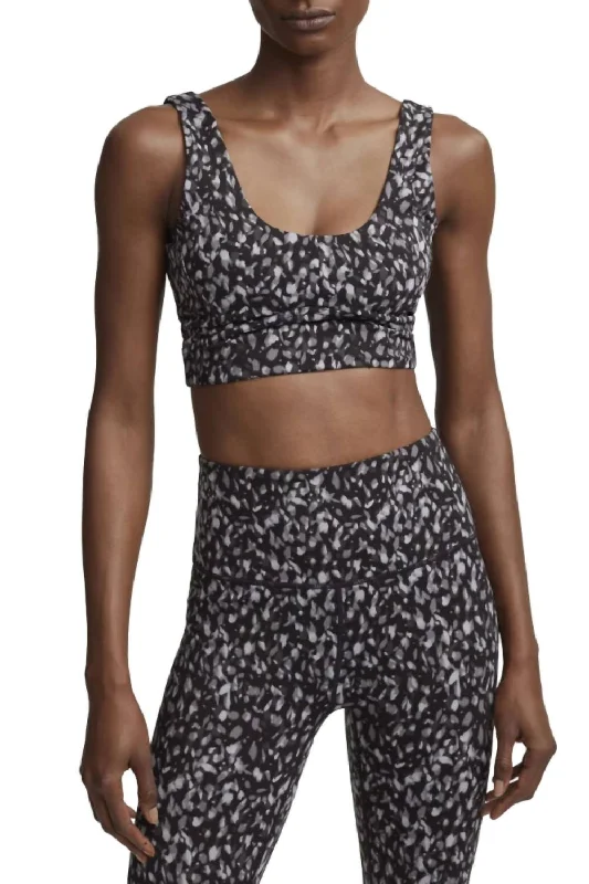 Form Elsie Sports Bra In Deep Motion Petal Australian Beach