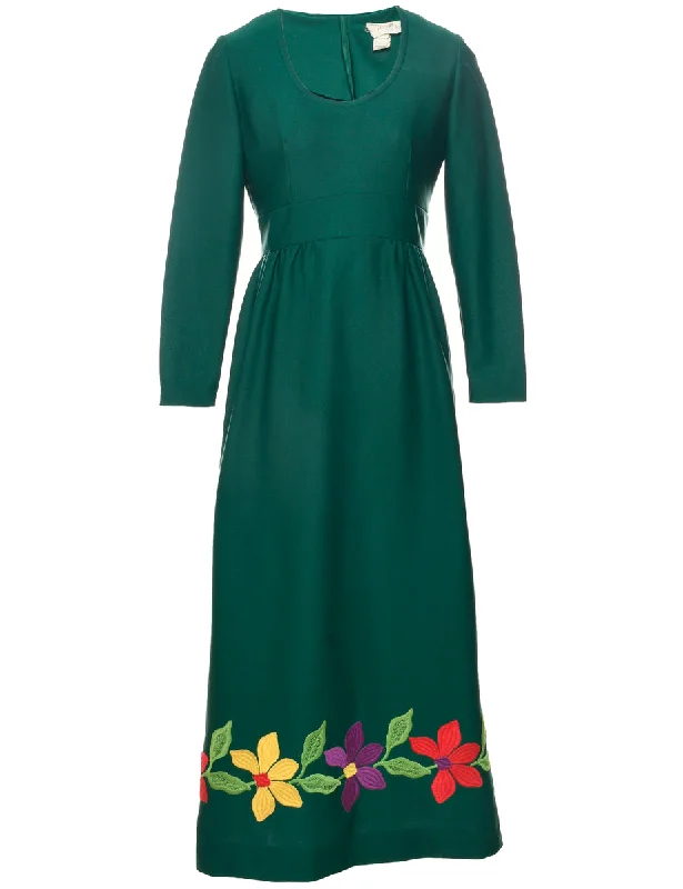 Embroidered 1970s Floral Dress - M Trendy Women's Oversized